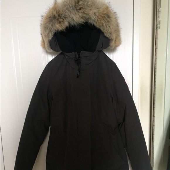 Women’s Canada Goose Jacket - Picture 1 of 6